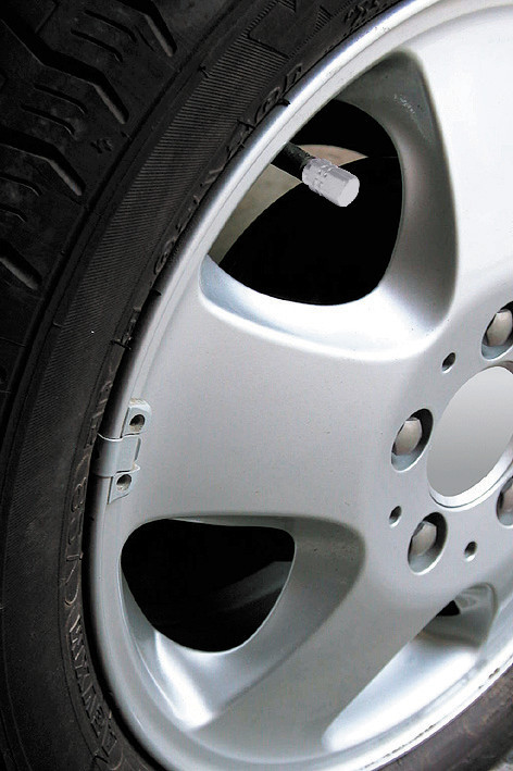 Sport-Cap Hexagonal, set 4 tappi coprivalvola - Alluminio - immagine 3