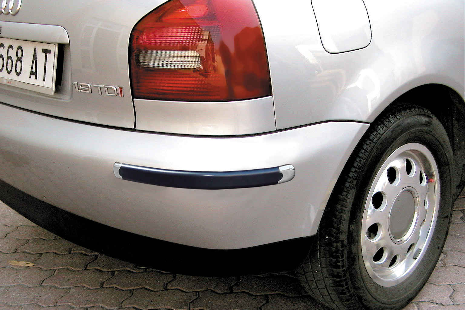 Bumper-Chrome, coppia salva-paraurti adesivi - immagine 3