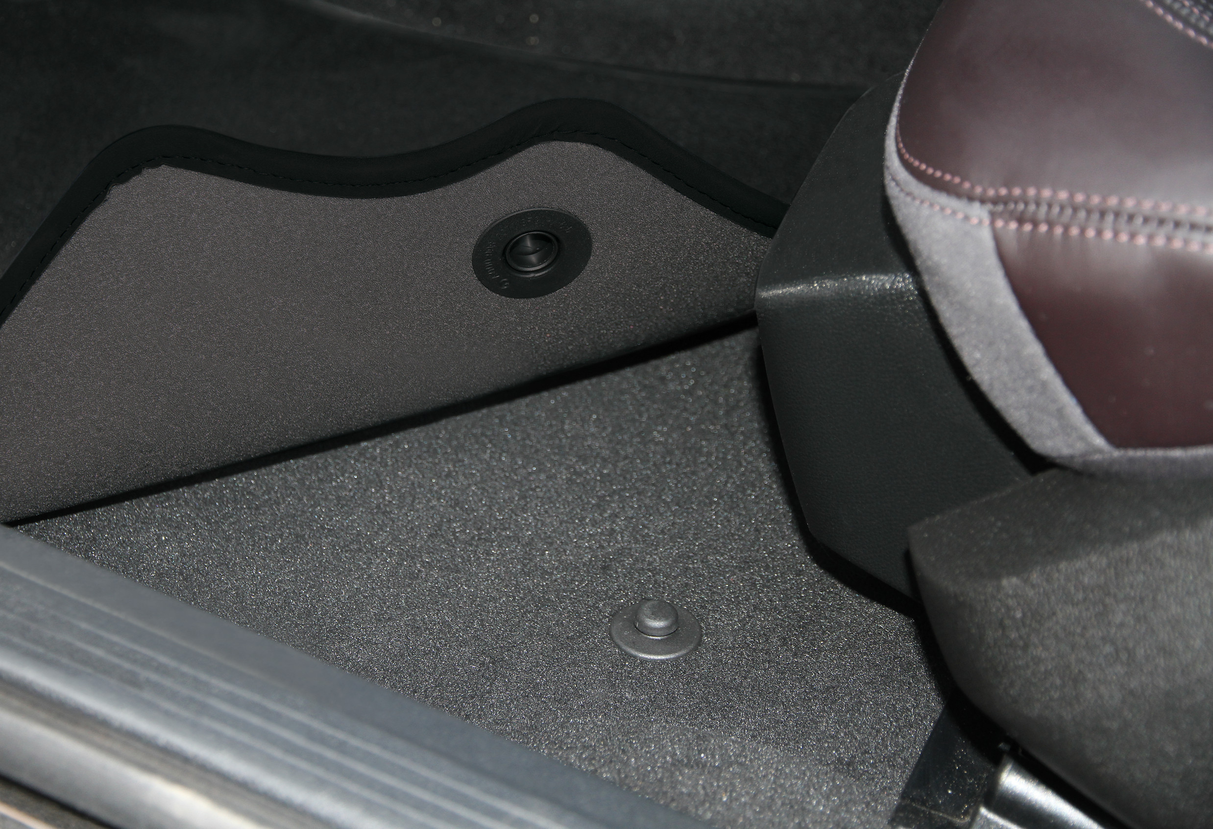 Set tappeti su misura in moquette - compatibile per Mercedes Classe E 4p (03/02>02/09) - Mercedes Classe E sw (03/03>08/09) - immagine 8