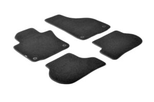 Set tappeti su misura in moquette - compatibile per  Skoda Octavia 5p (09/04>02/13) -  Skoda Octavia Wagon (01/05>04/13) -  Volkswagen Golf V 3p (11/03>10/08) -  Volkswagen Golf V 5p (11/03>10/08) -  Volkswagen Golf V Variant (05/07>09/09) -  Volkswagen Golf VI 3p (11/08>10/12) -  Volkswagen Golf VI 5p (11/08>10/12) -  Volkswagen Golf VI Cabrio (09/11>10/14) -  Volkswagen Golf VI Variant (10/09>09/13) -  Volkswagen Jetta (09/05>01/11) -  Volkswagen Scirocco (10/08>09/17)
