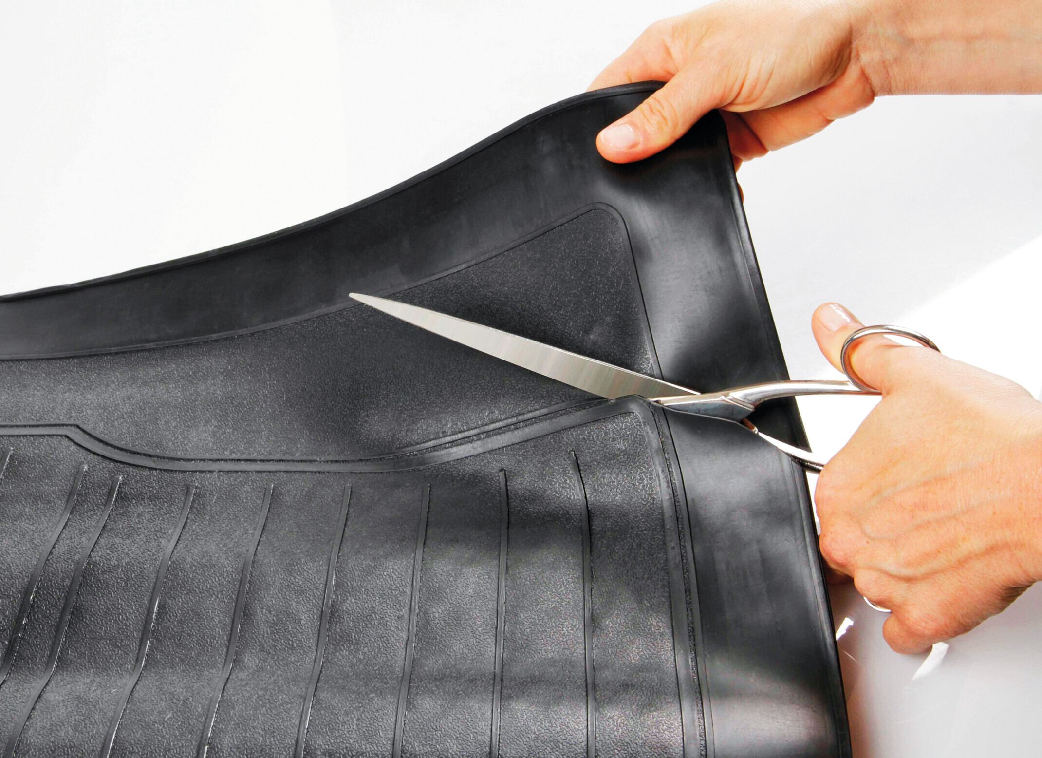 Utility Gran Pree, tappeto baule universale - cm 117x82 6 Utility Gran Pree, tappeto baule universale - cm 117x82 - immagine 6