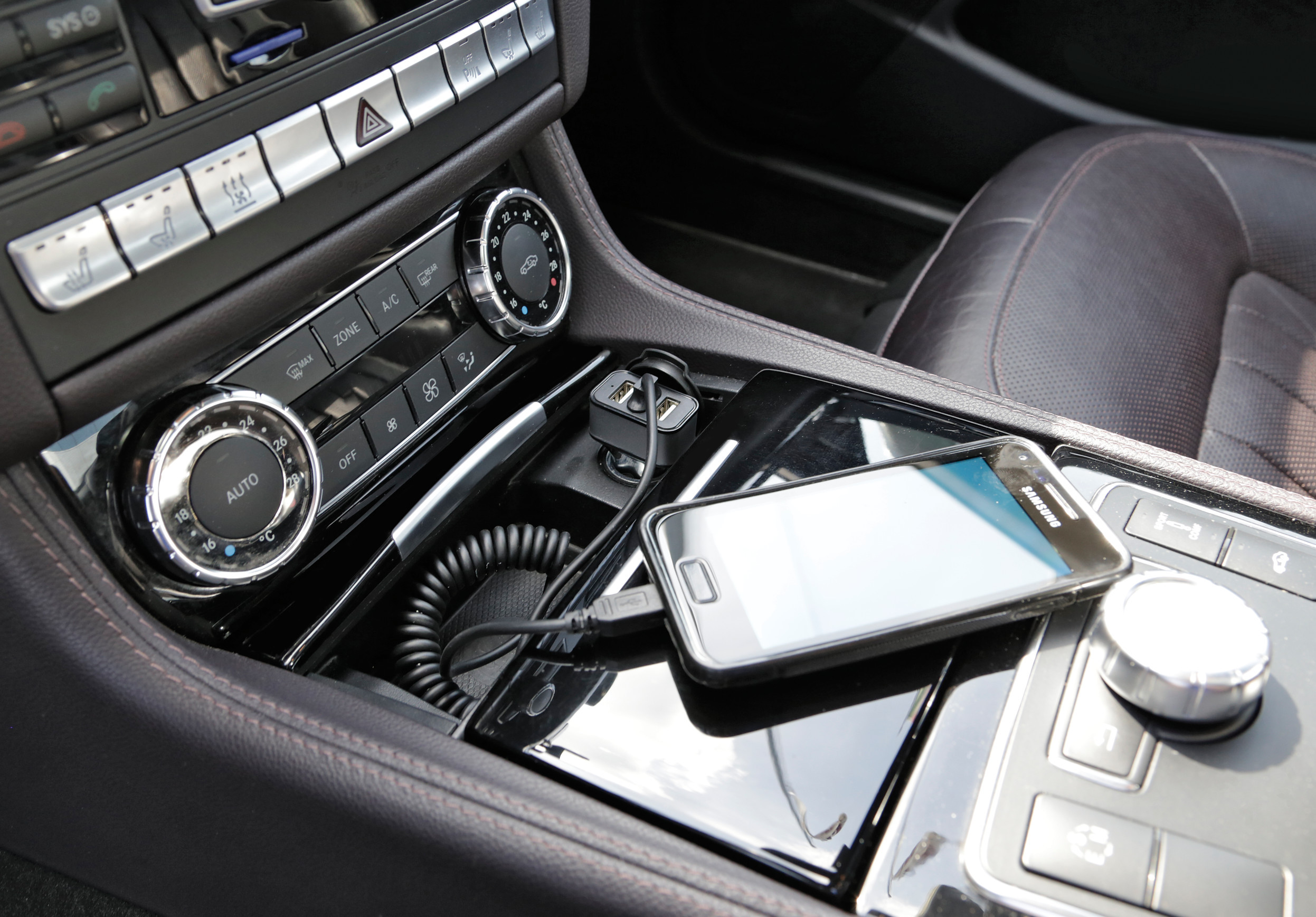 Caricabatteria Micro Usb con 2 porte Usb - Fast Charge - 5800 mA - 12/24V - immagine 4