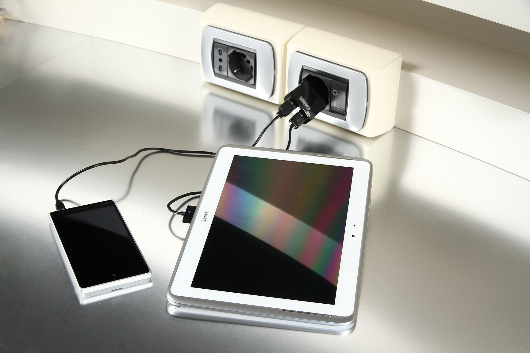 Caricabatteria da rete con 2 porte Usb - 2400 mA - 100/230V - immagine 4