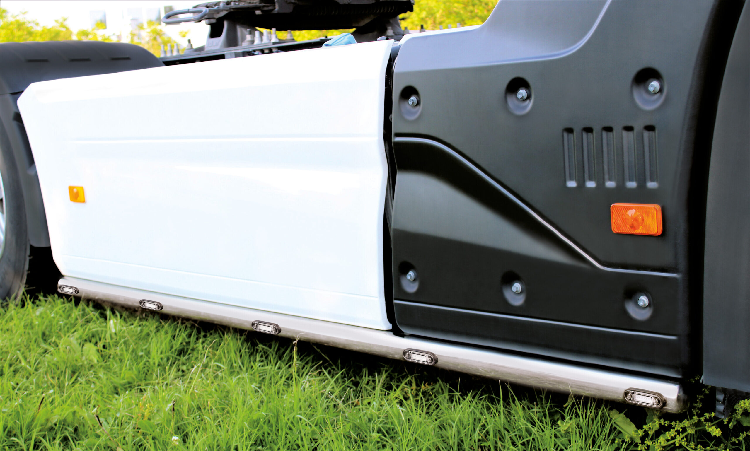 Barre per minigonne, 5 fori - compatibile per Renault T (06/13>) Passo 3700 - immagine 2