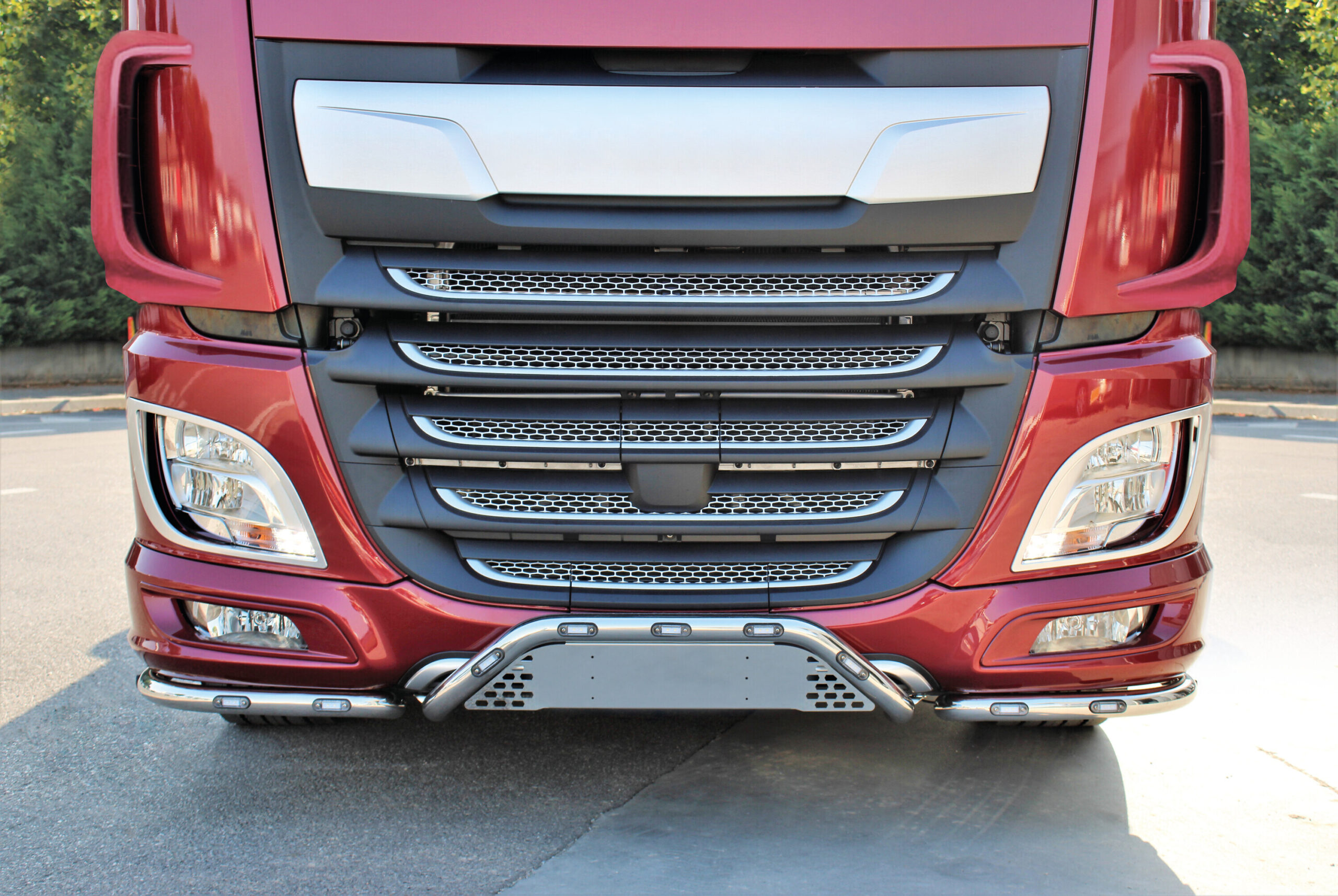 Barra paraurti con portatarga, kit 3 pz, 13 fori - compatibile per Daf XF 106 (10/12>05/21) Sospensioni aria - immagine 2