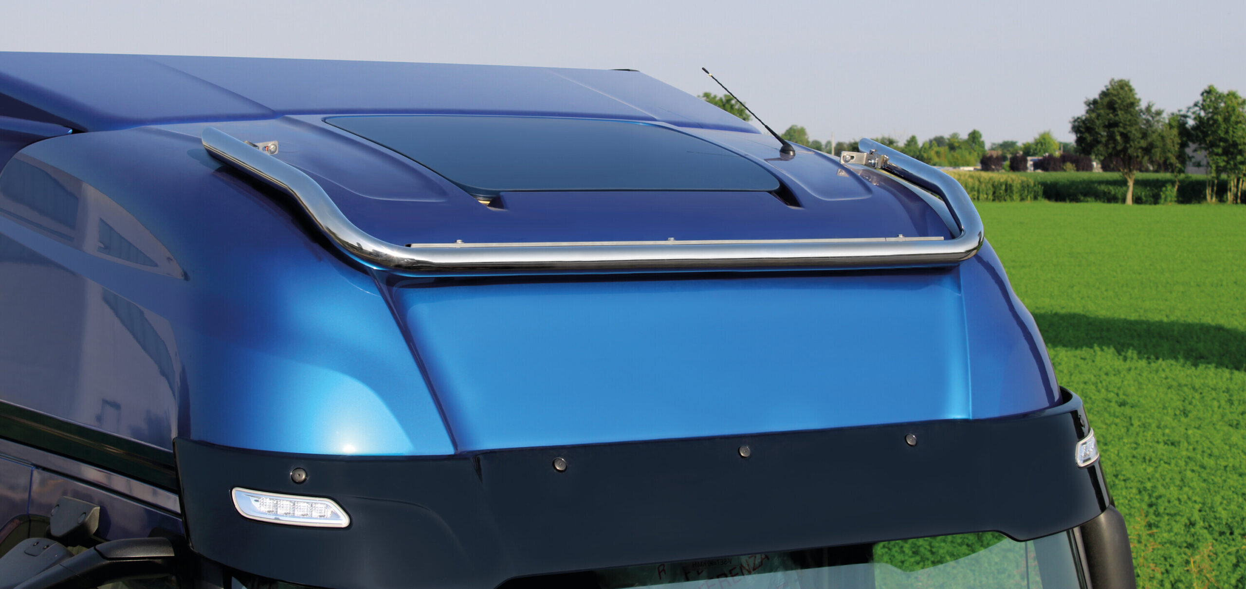 Barra portafari per tetto, standard corto - compatibile per Iveco S-Way (10/19>) Tetto da forare - immagine 2