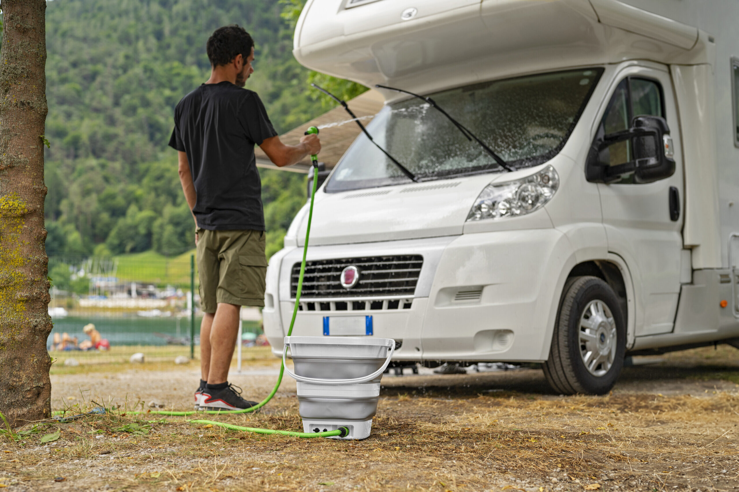 Aquarover, secchio pieghevole con pompa a batteria ricaricabile - 15 L - immagine 6