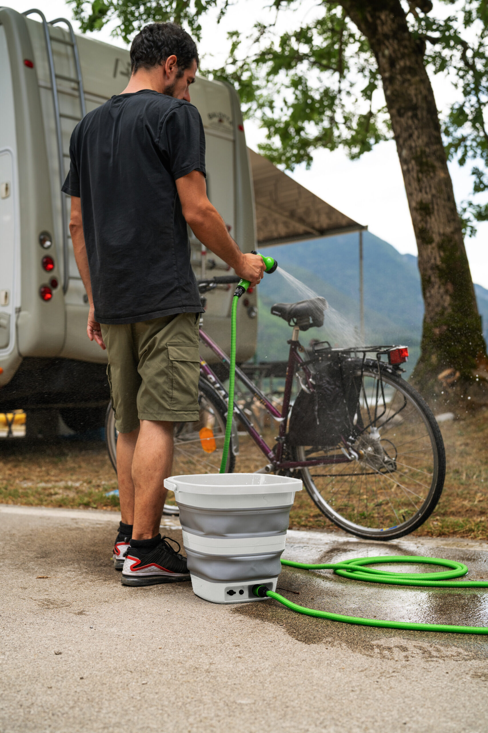 Aquarover, secchio pieghevole con pompa a batteria ricaricabile - 15 L - immagine 12