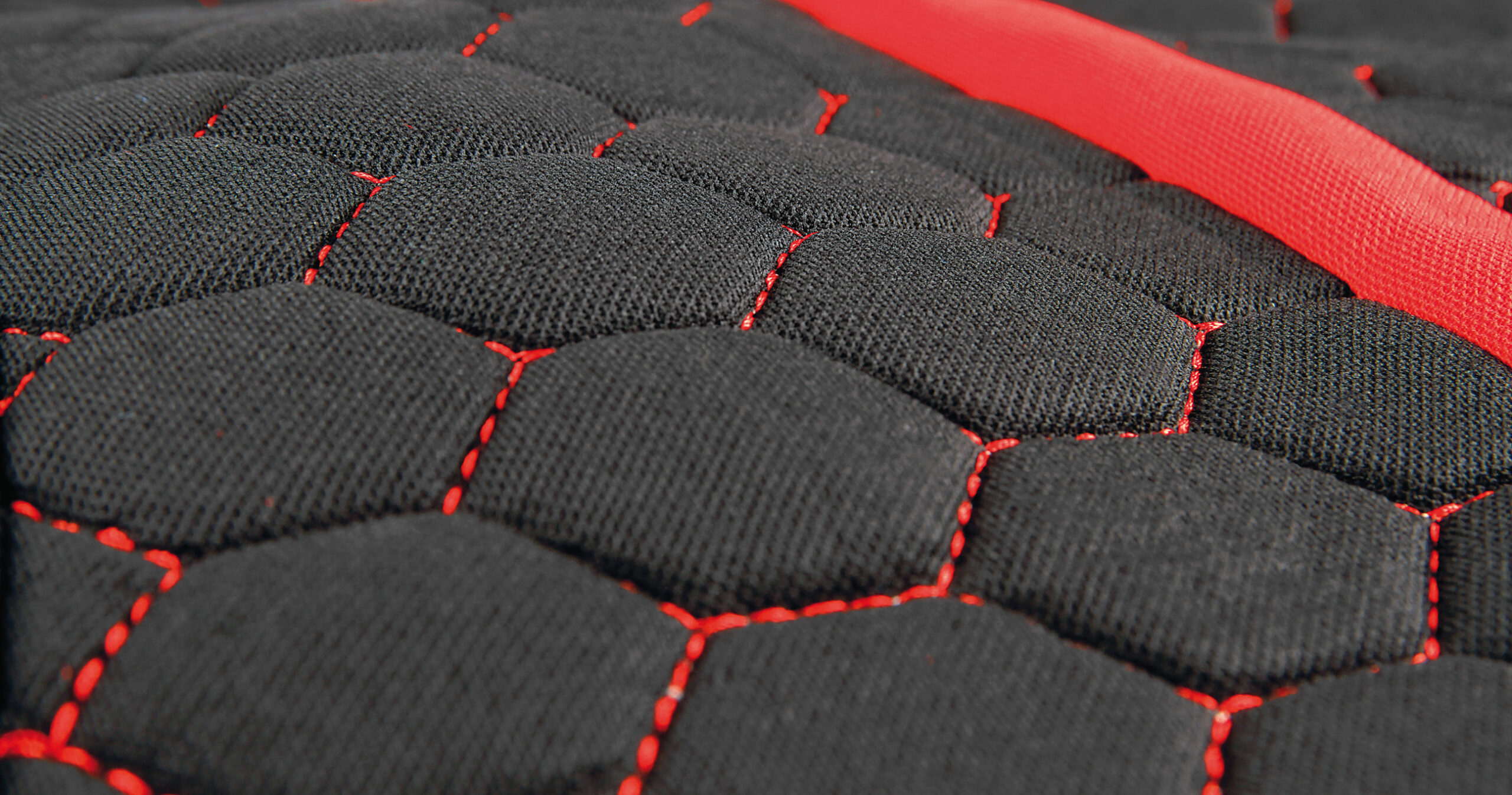 Stinger, set fodere coordinate - Nero/Rosso - immagine 2