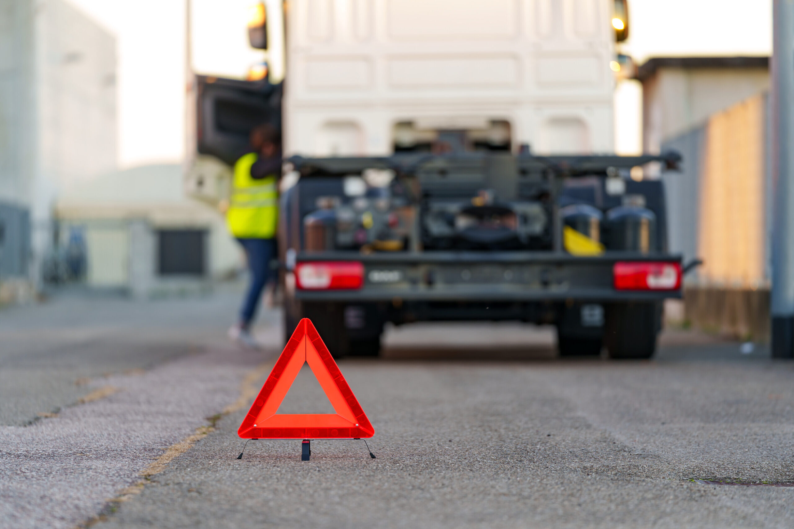Triangolo Basik, auto ferma - immagine 4
