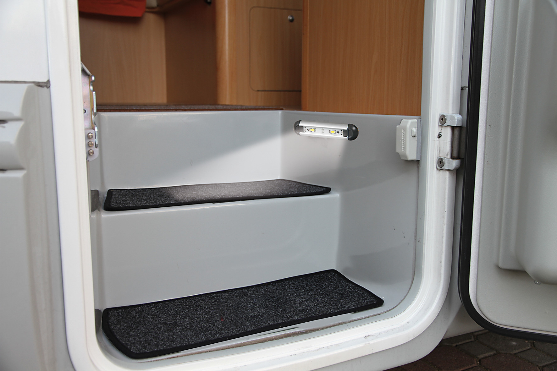 Alumina-2, strip luminosa a 2 led, 12V - immagine 4