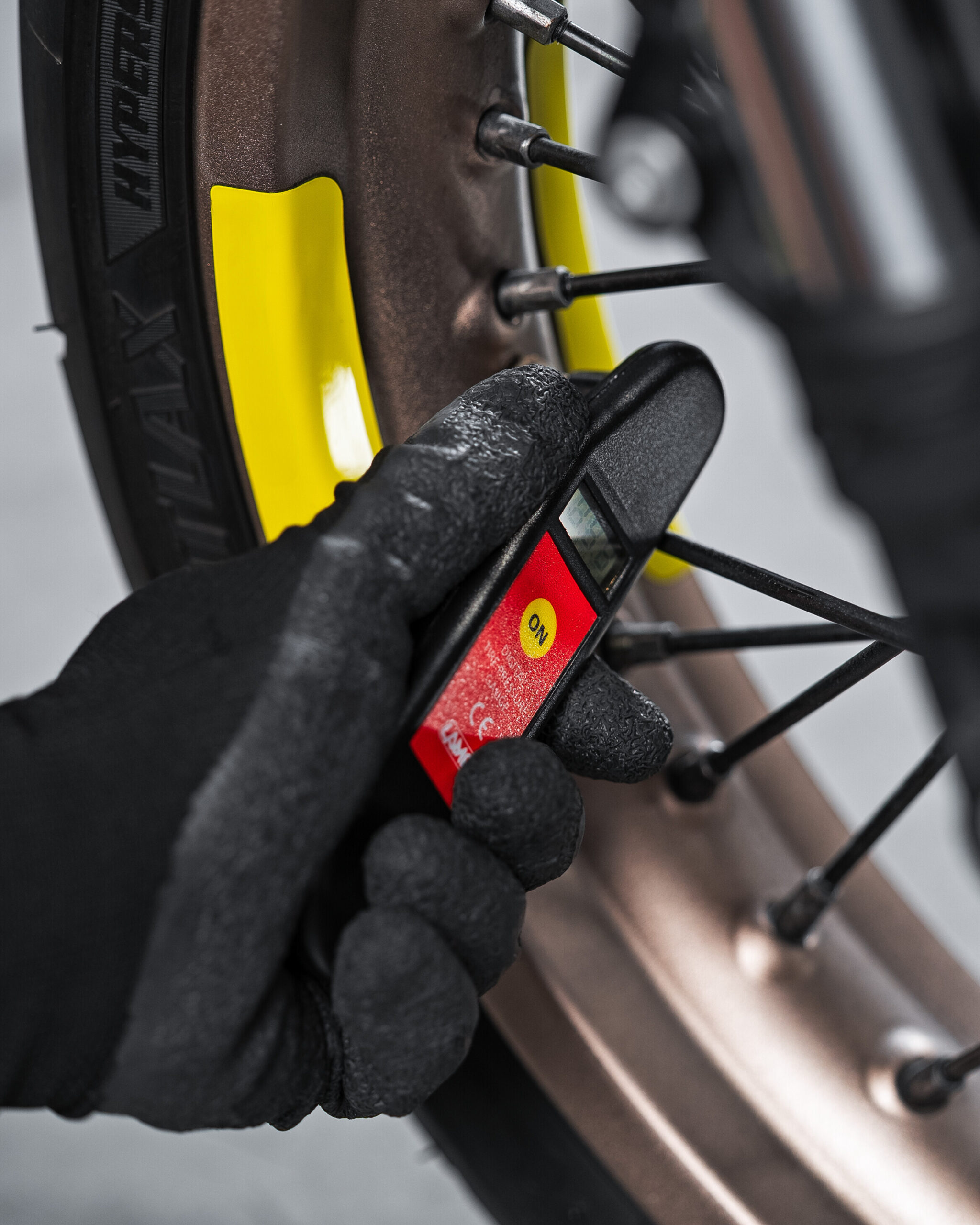 Provapressione pneumatici digitale - immagine 5