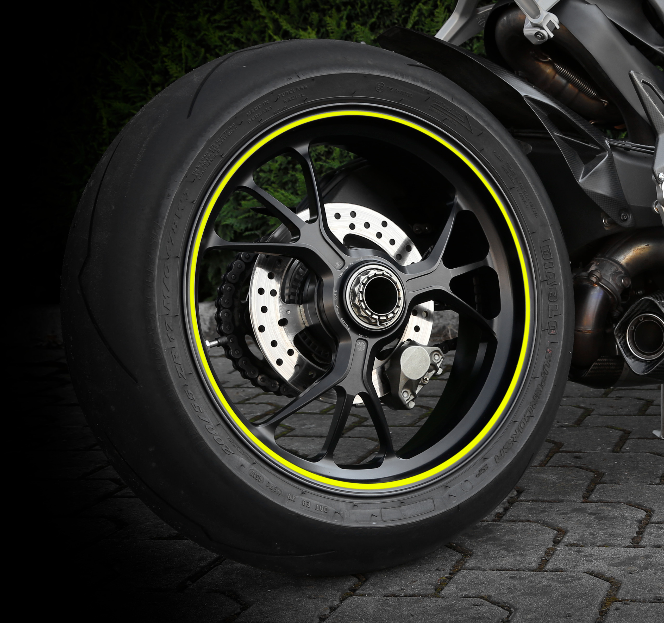 Wheel Stripe Fluo, profilo adesivo per cerchi ruota - Giallo - immagine 3