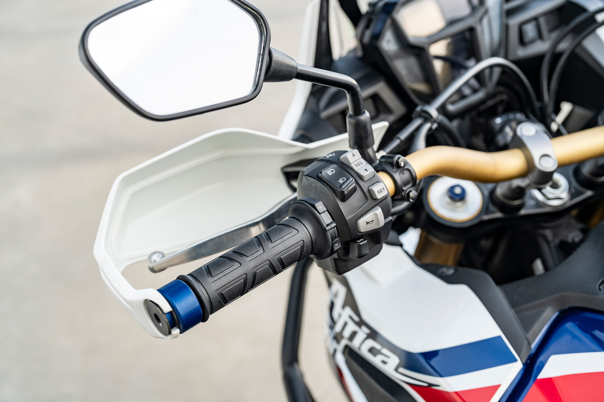 Manopole riscaldate (solo gomma, senza sostituzione comando acceleratore) 8 Manopole riscaldate (solo gomma, senza sostituzione comando acceleratore) - immagine 8