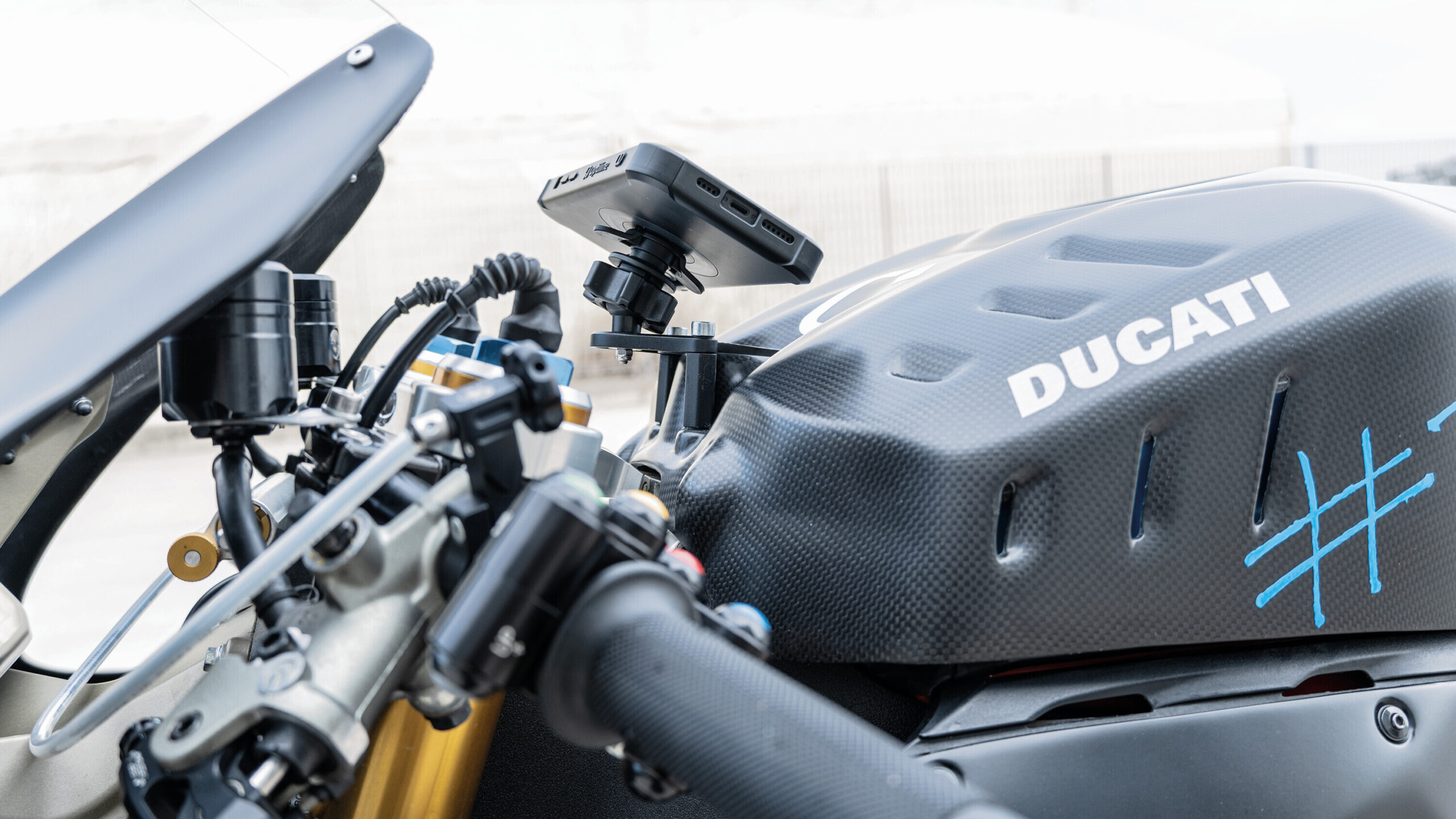 Panigale, attacco per blocchetto chiave compatibile con Ducati Panigale 899, 959, V2, 1199, 1299, V4 - immagine 12