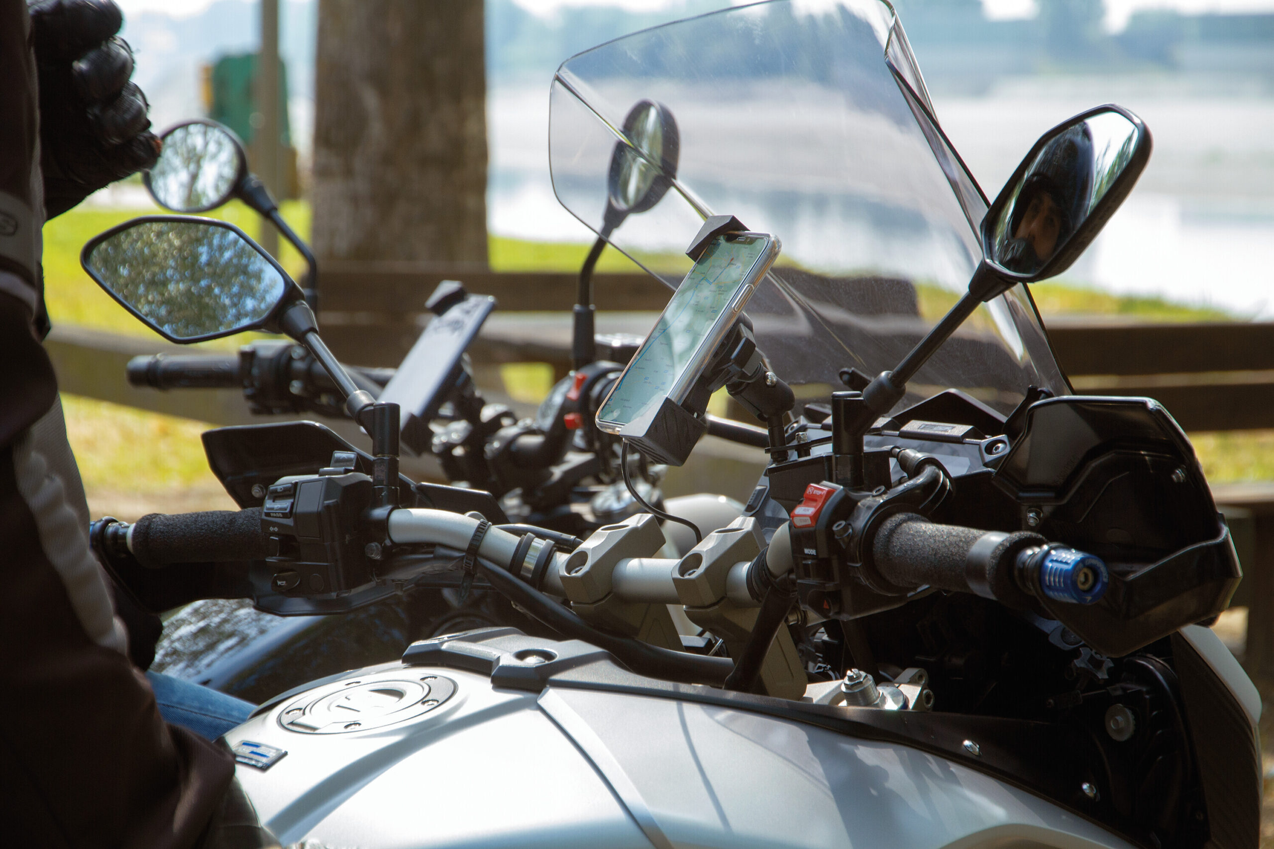 Chroma Wireless, porta smartphone universale ultra resistente con ricarica wireless - immagine 8