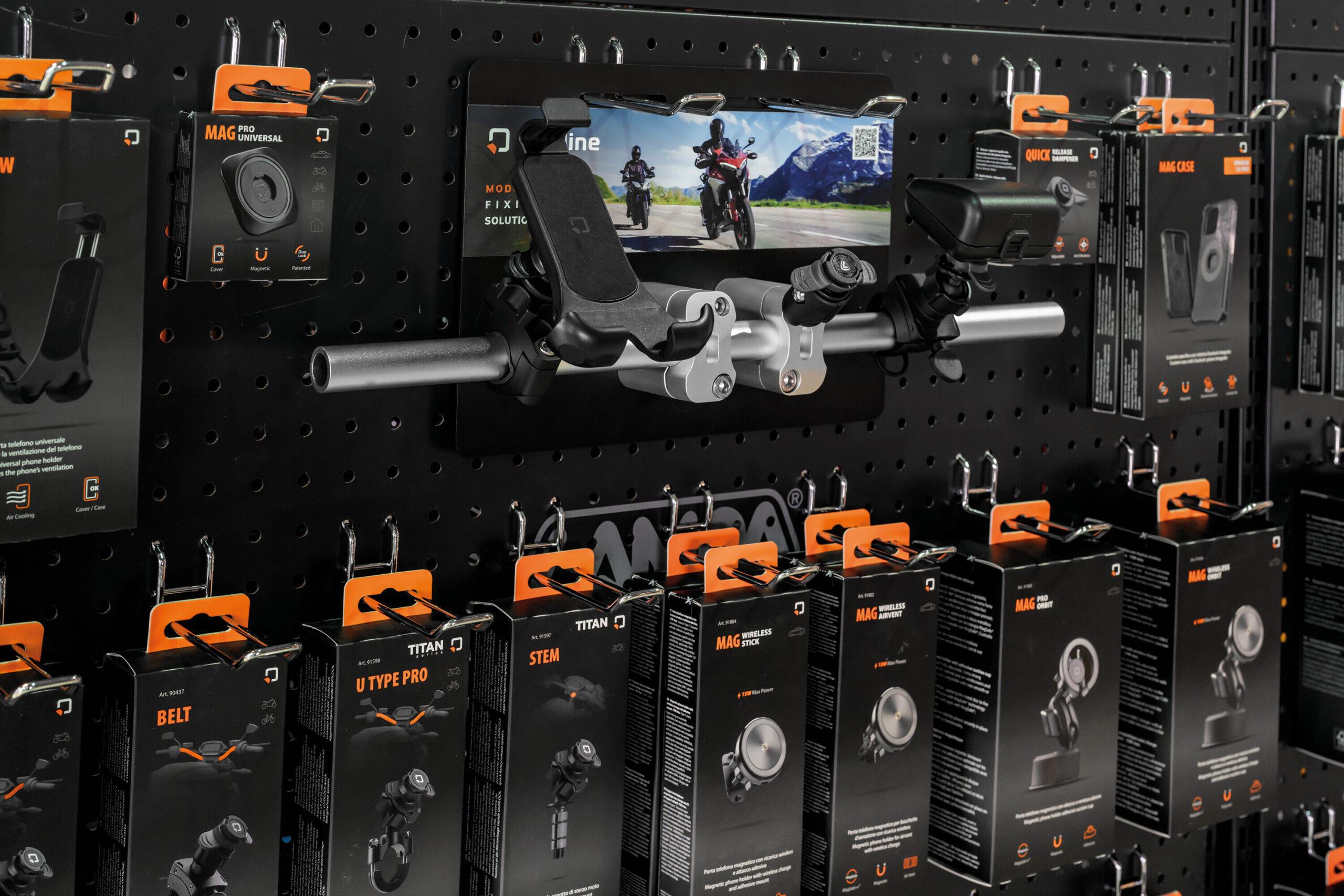 Display da gancio, manubrio con riser per esposizione prodotti moto - immagine 2