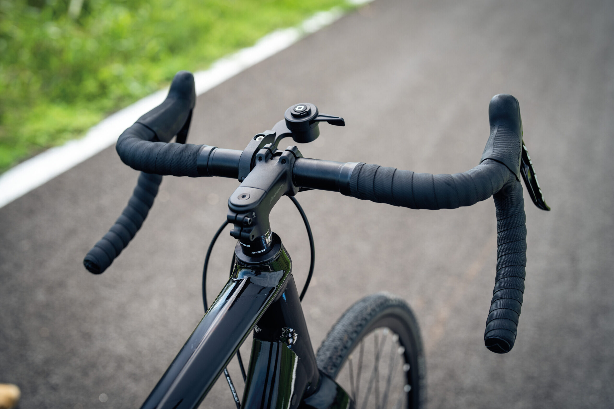 Outfront Pro, porta telefono con profilo basso per manubrio bici 4 Outfront Pro, porta telefono con profilo basso per manubrio bici - immagine 4