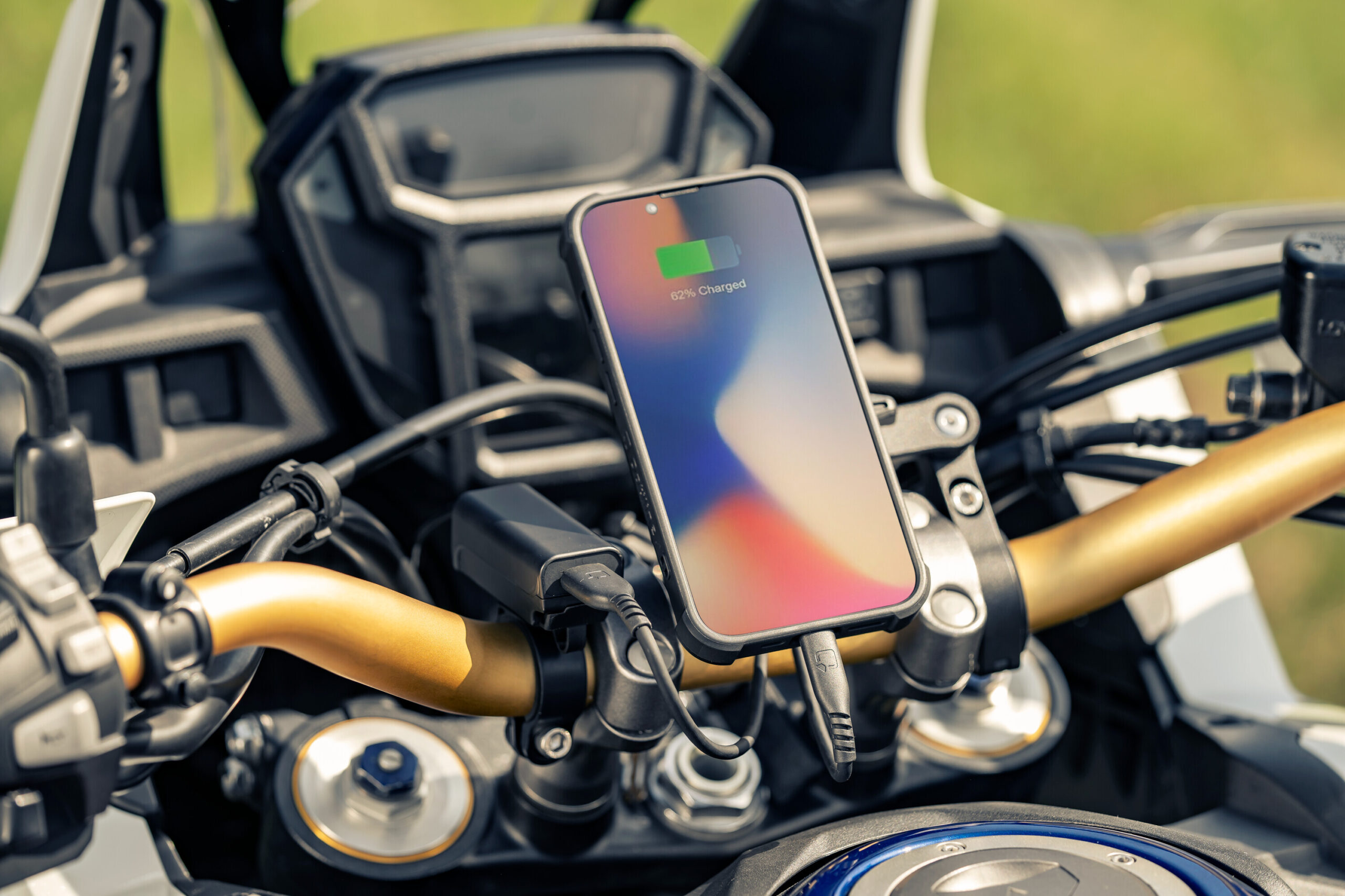 Trek X, Caricatore usb con doppia presa USB (USB A + USB C) resistente alla pioggia 14 Trek X, Caricatore usb con doppia presa USB (USB A + USB C) resistente alla pioggia - immagine 14