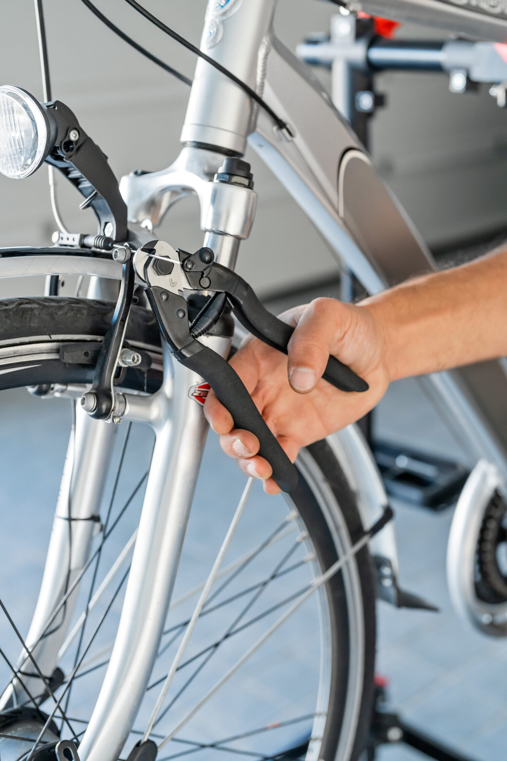 Pinza tagliacavi e guaine bici - immagine 5