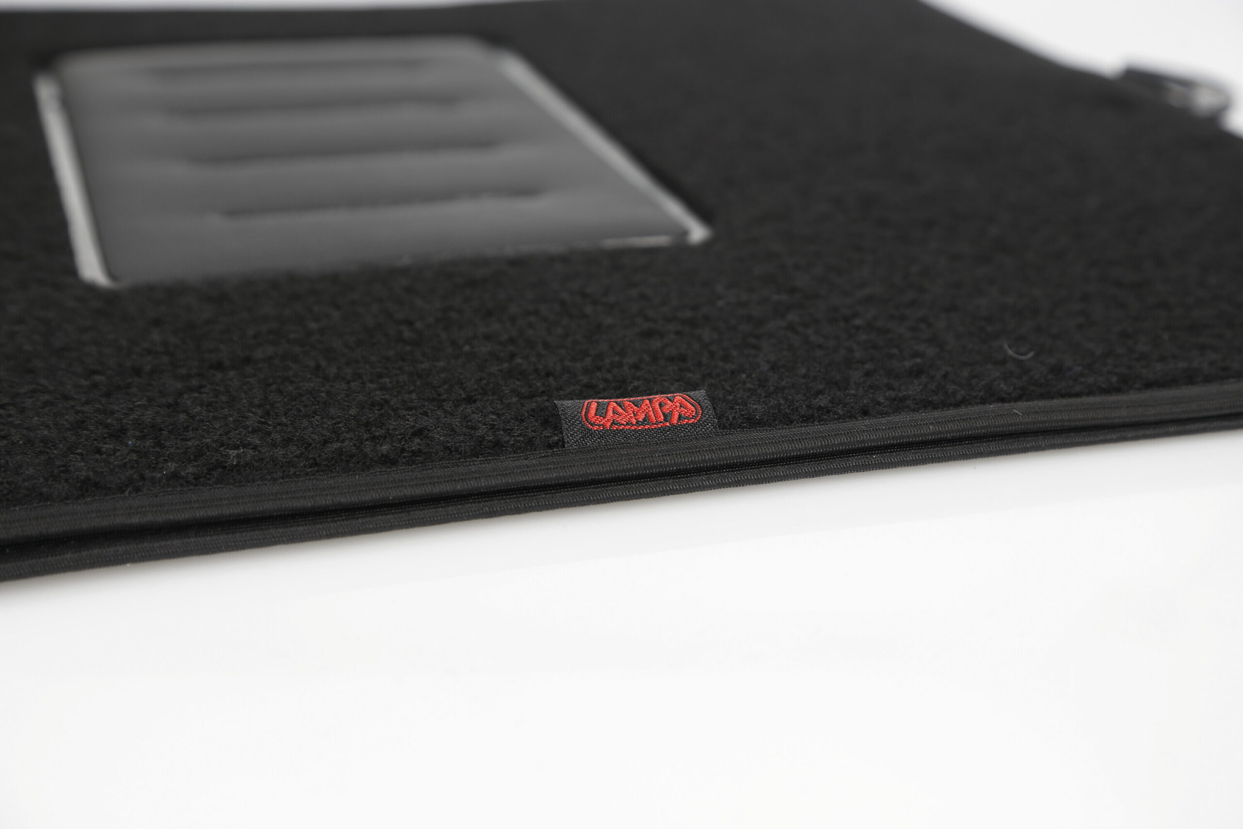 Tappeti su misura in moquette - compatibile per Scania G Serie 7 - New Generation (01/18>) - Scania L Serie 7 - New Generation (01/18>) - Scania P Serie 7 - New Generation (01/18>) - Scania R Serie 7 - New Generation (11/16>) - Scania S Serie 7 - New Generation (11/16>) - Scania XT Serie 7 - New Generation (01/18>) - immagine 3