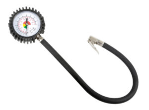 Misura pressione pneumatici con manometro 270&deg;