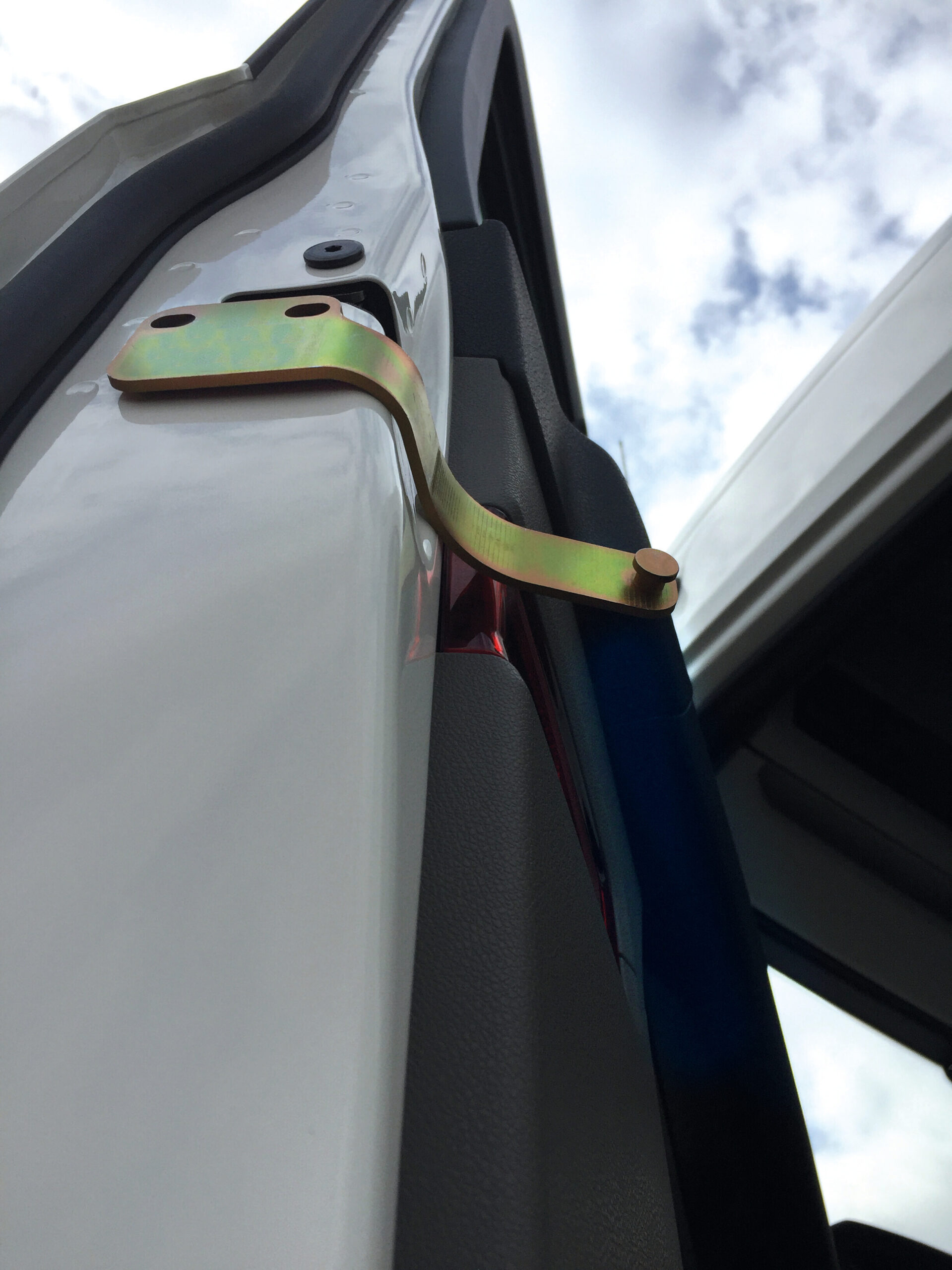 Serrature interne aggiuntive per cabina camion - compatibile per Scania R Serie 7 - New Generation (11/16>) - Scania S Serie 7 - New Generation (11/16>) - Scania G Serie 7 - New Generation (01/18>) - Scania P Serie 7 - New Generation (01/18>) - Scania XT Serie 7 - New Generation (01/18>) - immagine 4