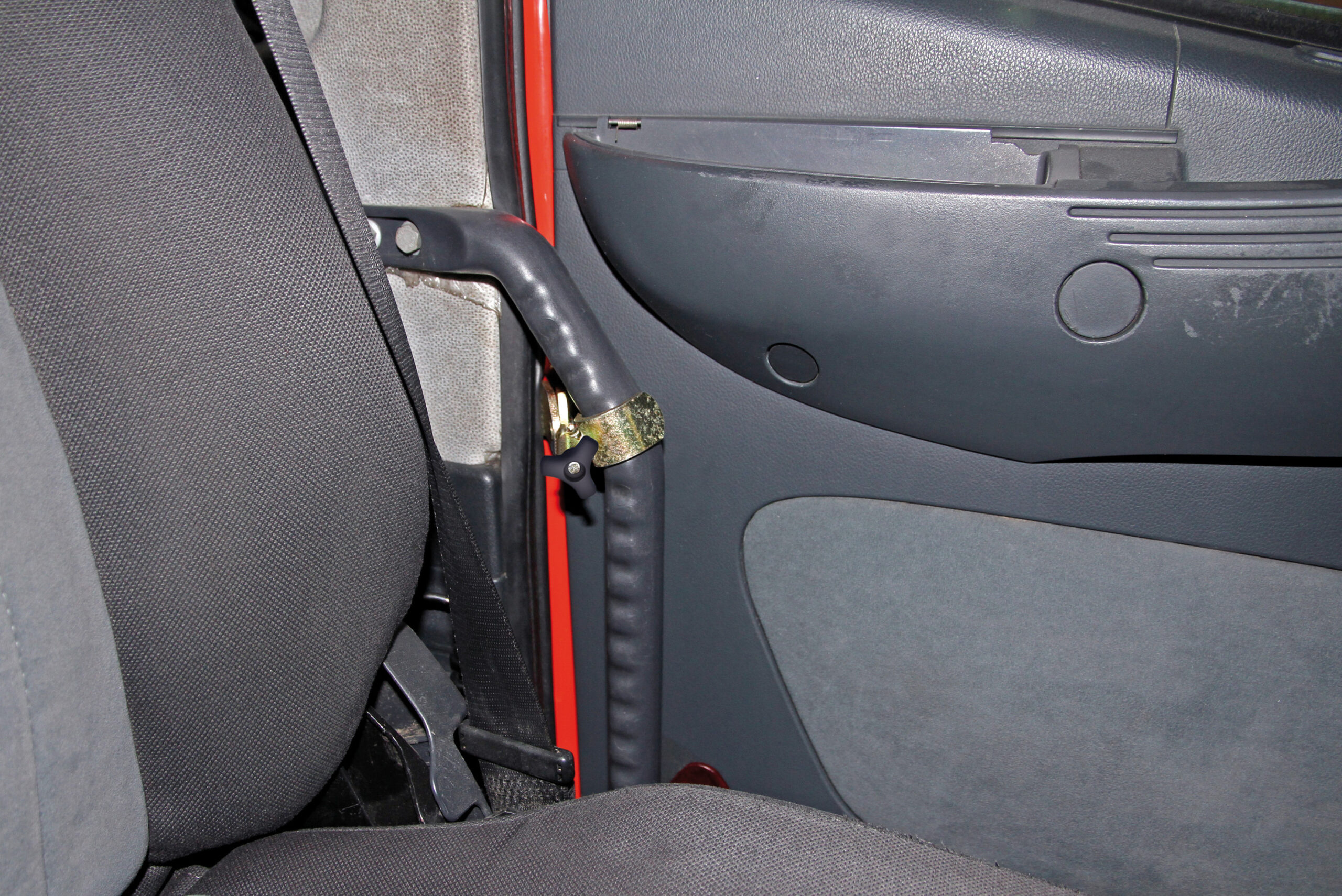 Serrature interne aggiuntive per cabina camion - compatibile per Iveco Eurocargo (10/91>) - Iveco Eurostar (04/92>09/04) - Iveco Eurotech (04/92>09/04) - Iveco Stralis (08/02>12/12) - Iveco Stralis (07/12>12/19) - Iveco Stralis Hi-Way (07/12>08/16) - Iveco Stralis XP (09/16>12/19) - immagine 4