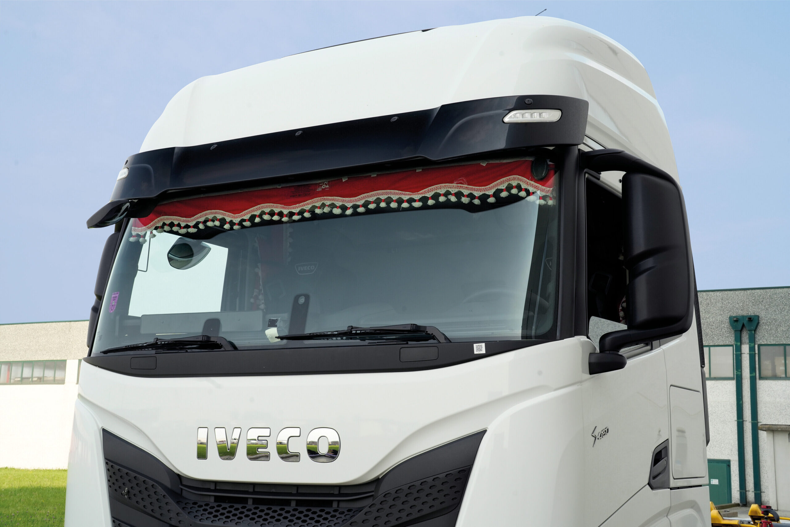 Oscura, fascia parasole per camion - Rosso - immagine 3