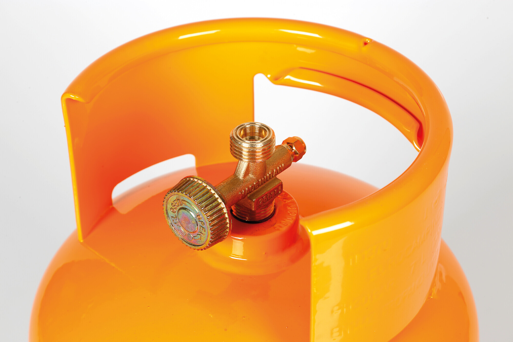 Bombola GPL, uscita rubinetto verticale, attacco W20 x 1/14” sx maschio - 3 Kg (7 L) - immagine 2