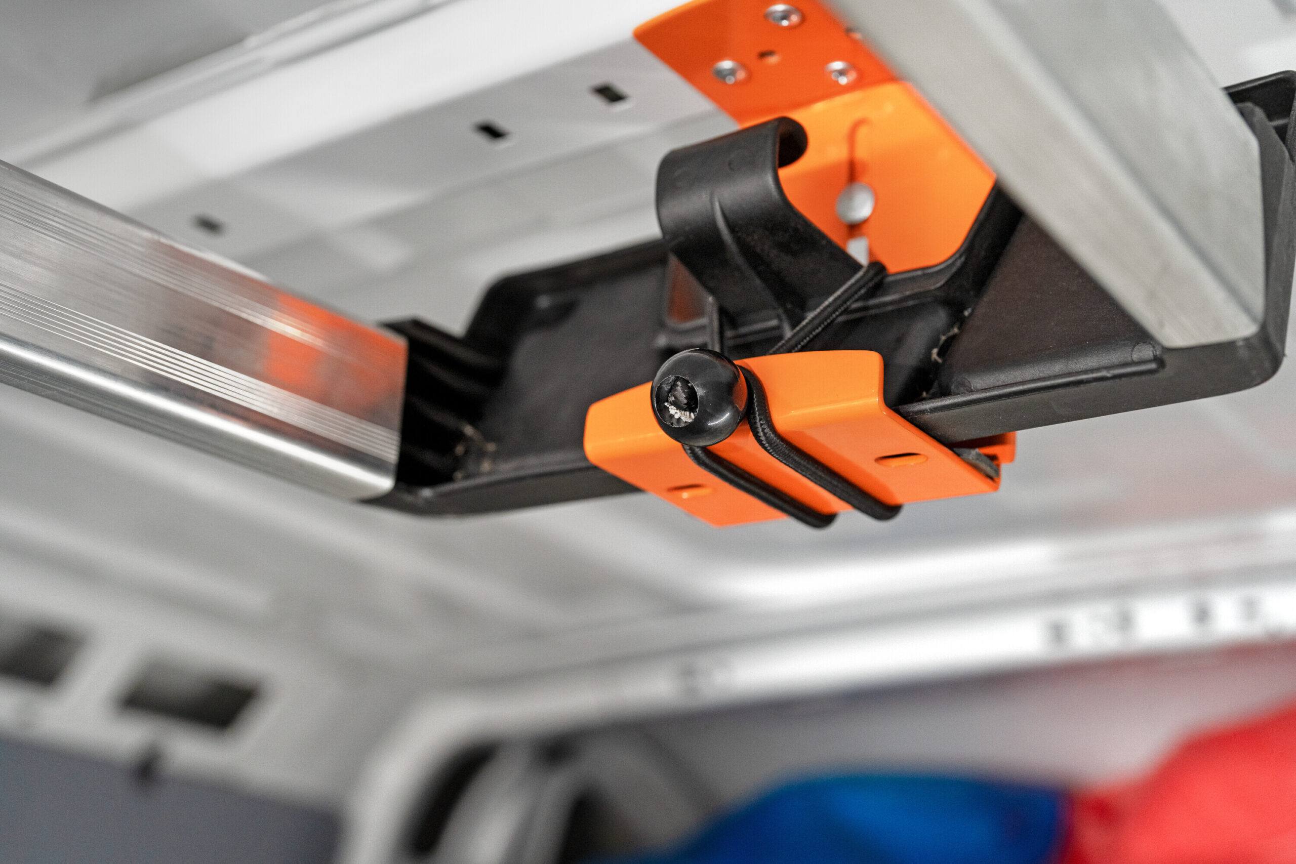 Van Ladder Holder, porta scala da interno per furgone - immagine 14