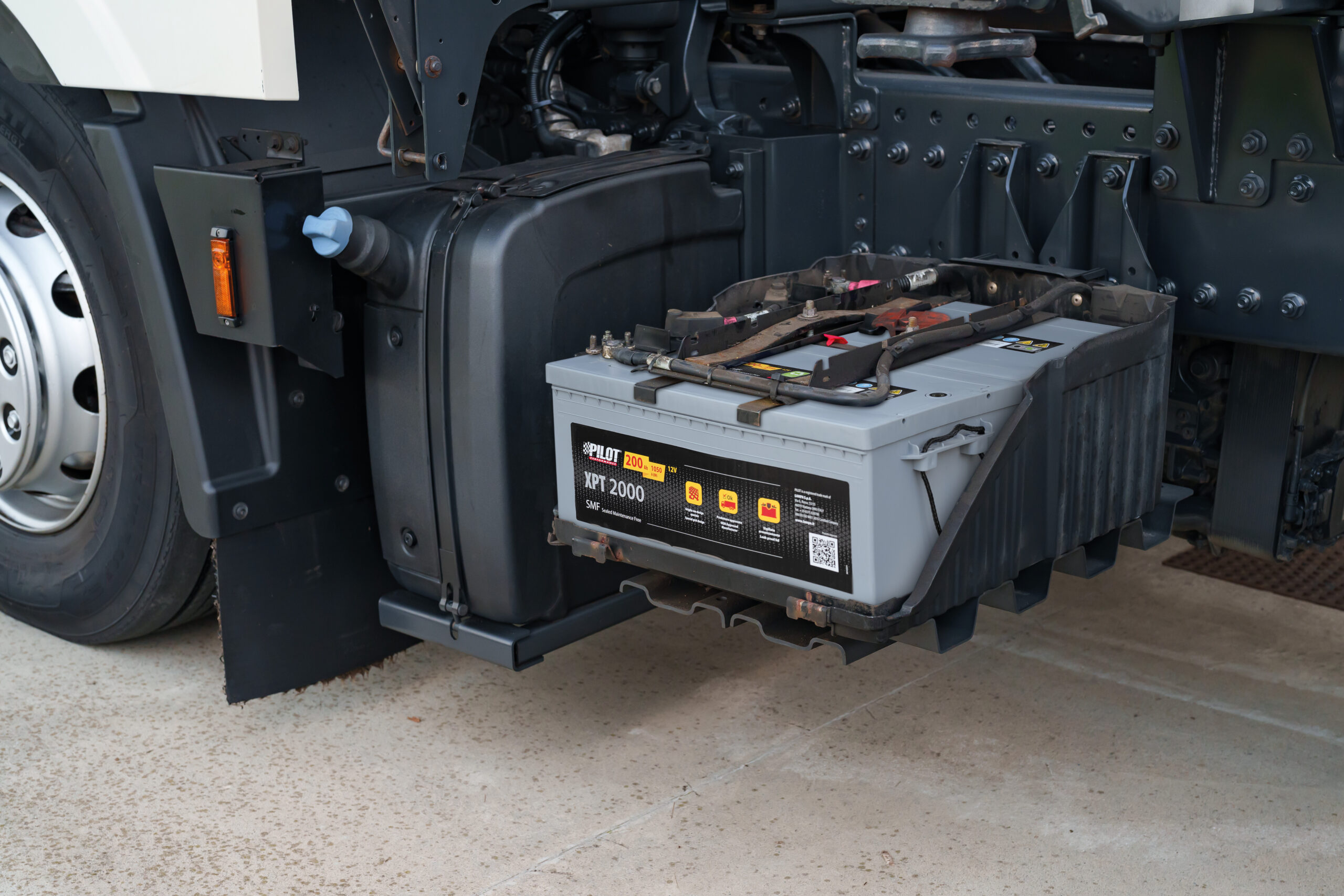 Batteria 12V - Pilot SMF - 200 Ah - 1050 A - immagine 2