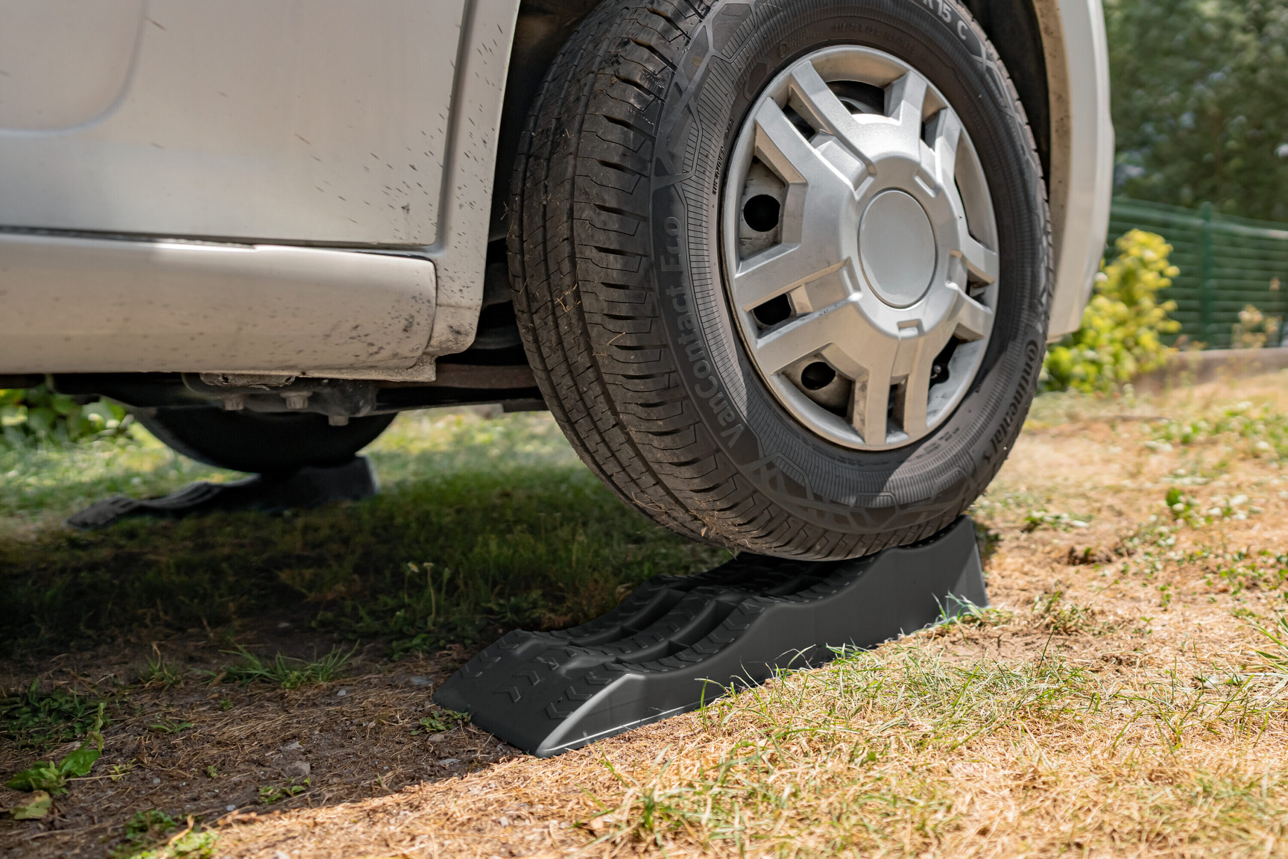 Coppia cunei livellatori e di stazionamento 5 Coppia cunei livellatori e di stazionamento - immagine 5