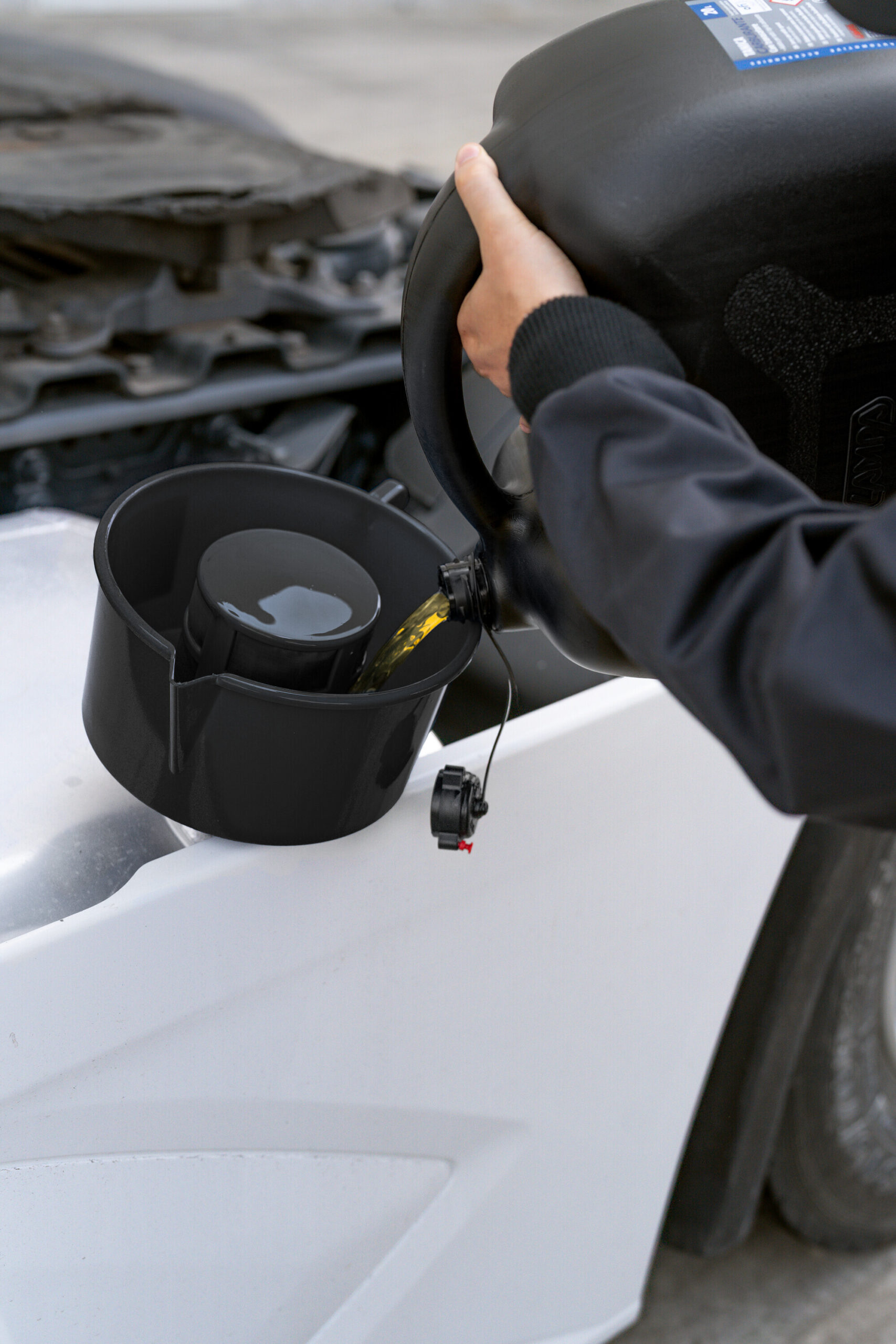 Imbuto professionale con 3 filtri separatori 8 Imbuto professionale con 3 filtri separatori - immagine 8