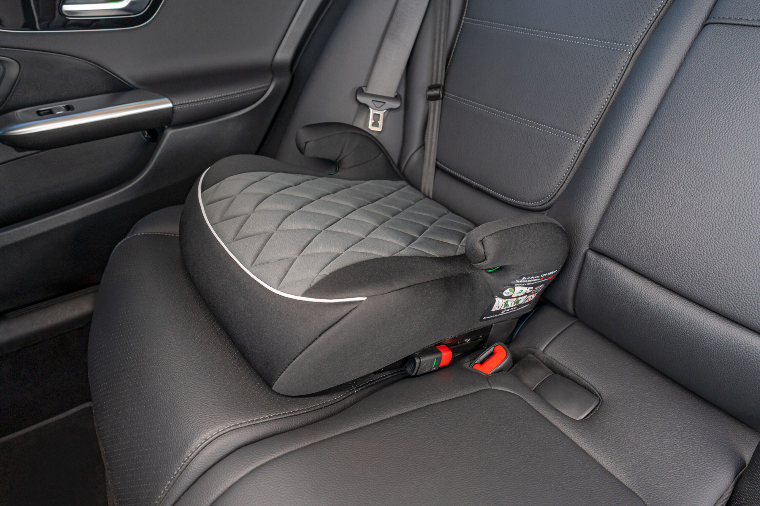 HF06, Rialzo compatibile i-Size con Isofix 2 HF06, Rialzo compatibile i-Size con Isofix - immagine 2