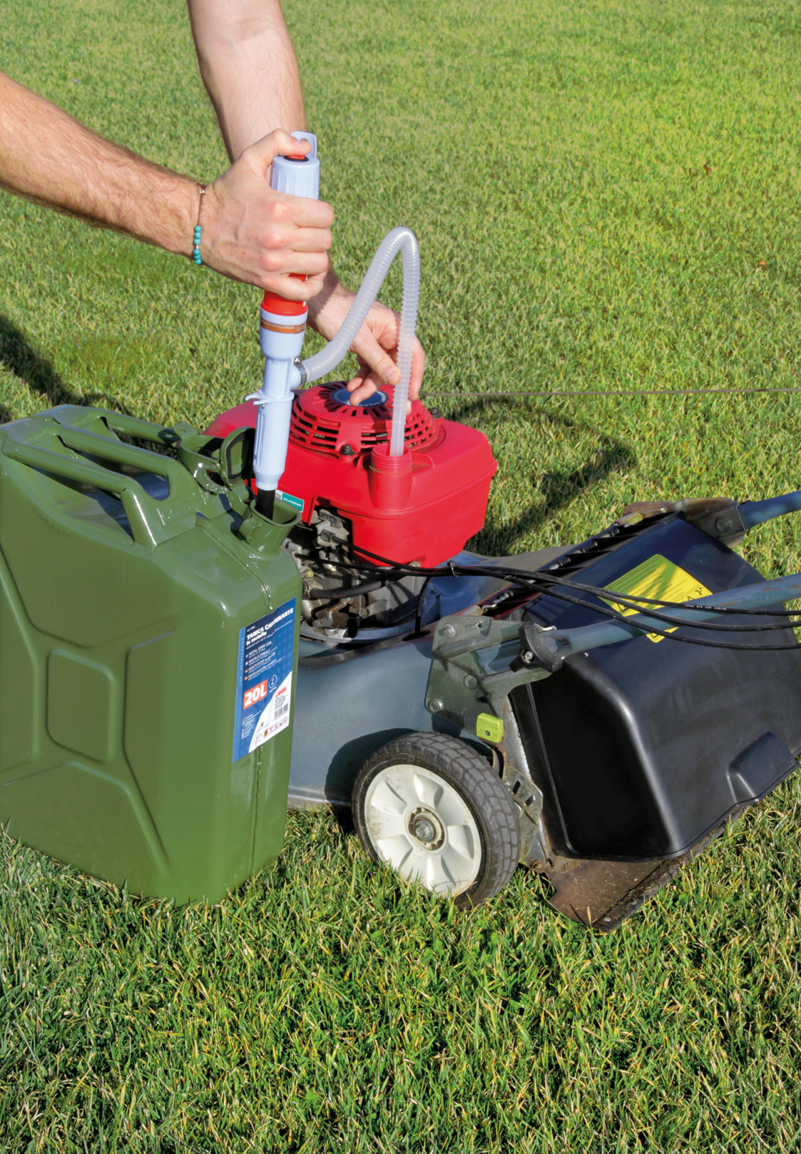 Pompa a batteria per travaso liquidi - 6 L/min 7 Pompa a batteria per travaso liquidi - 6 L/min - immagine 7