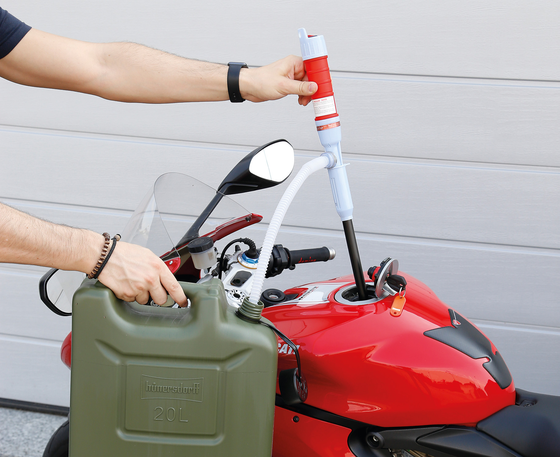 Pompa a batteria per travaso liquidi - 6 L/min 11 Pompa a batteria per travaso liquidi - 6 L/min - immagine 11