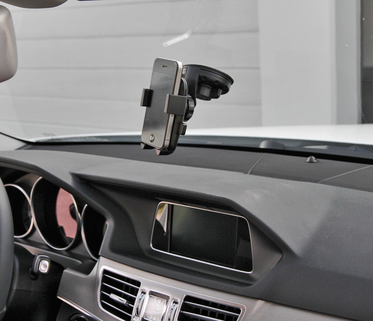 Easy-Lock, portatelefono con bloccaggio automatico 9 Easy-Lock, portatelefono con bloccaggio automatico - immagine 9