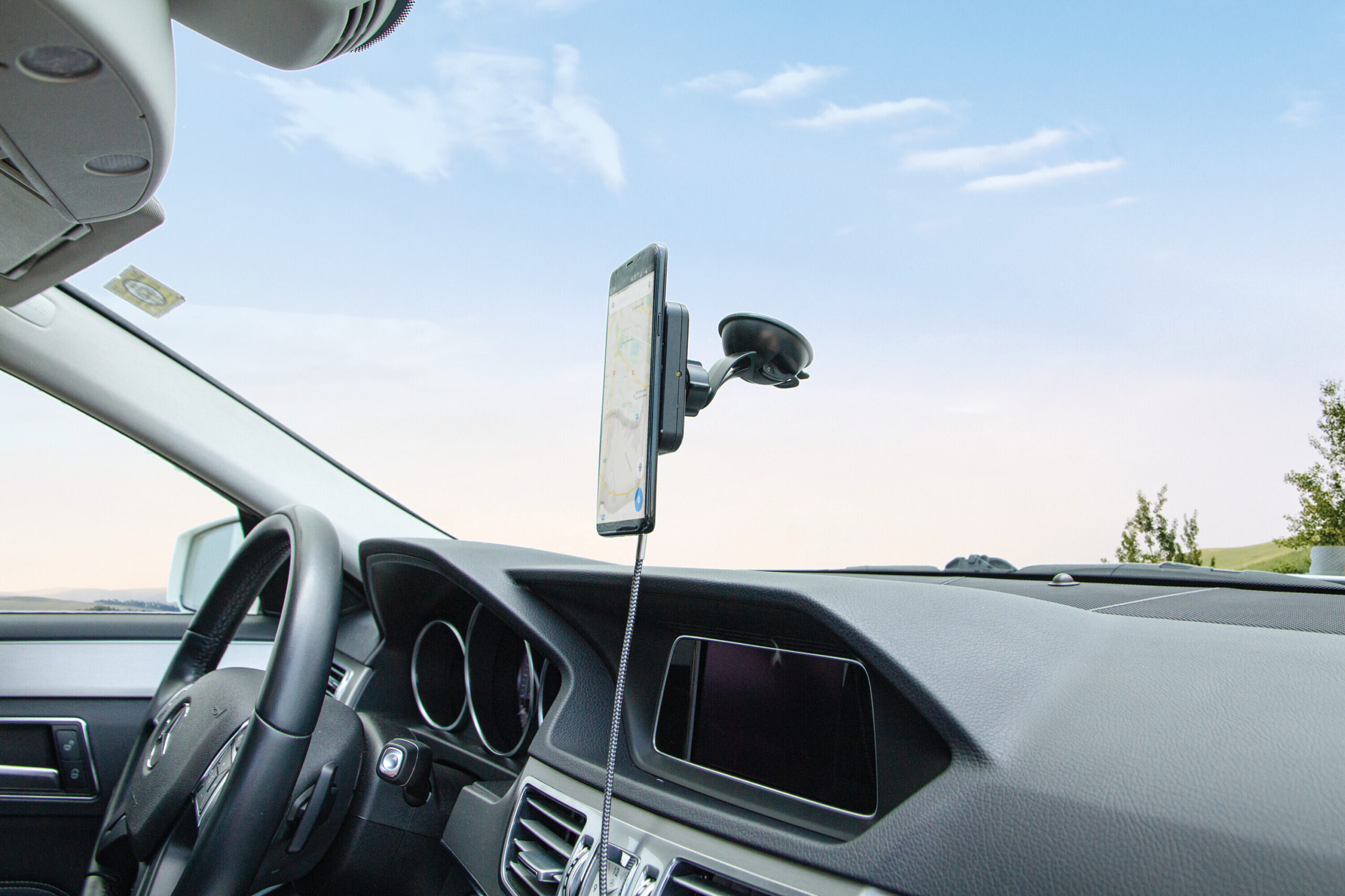 Magneto Wireless, porta telefono magnetico con carica batteria wireless 6 Magneto Wireless, porta telefono magnetico con carica batteria wireless - immagine 6